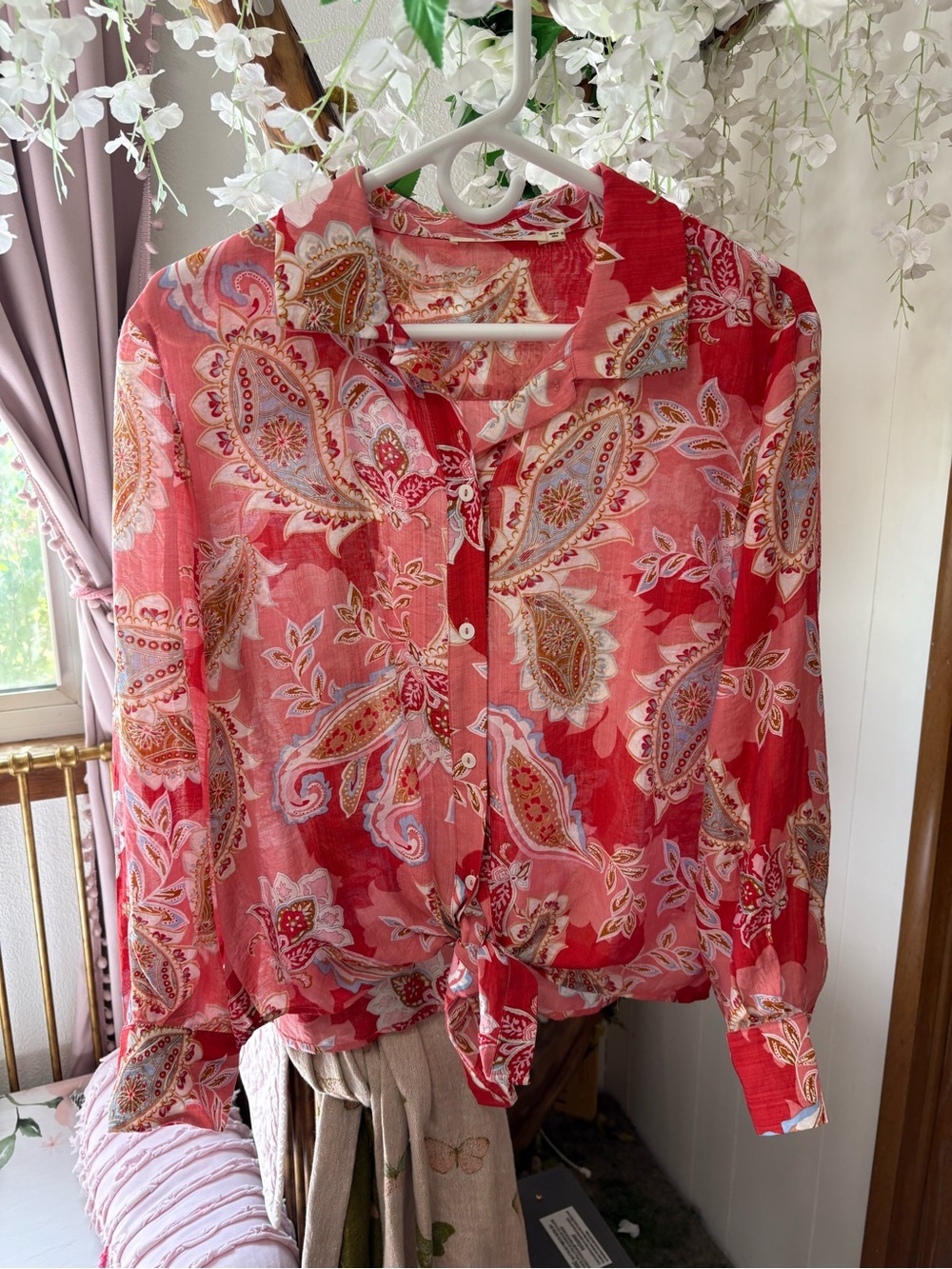 Ellison Red Paisley Button-Front Tie-Hem Blouse